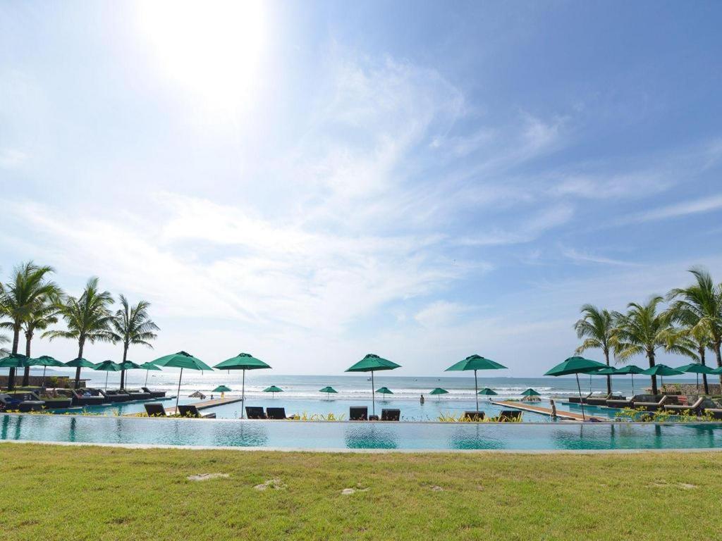 Ngwe Saung Yacht Club & Resort Ngwesaung Exterior photo